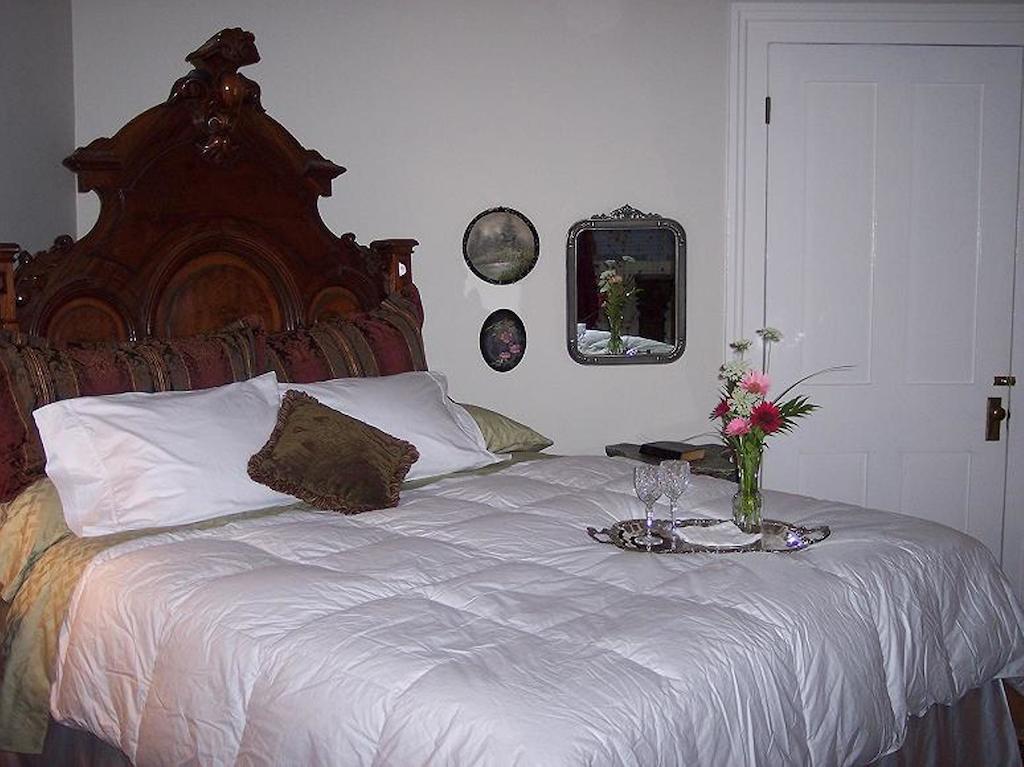 Shadowlawn Bed And Breakfast Columbus Room photo